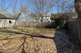 141 Bates St, Jackson, MI 49202 - Photo 22