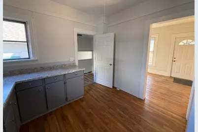 141 Bates Street, Jackson, MI 49202 - Photo 8