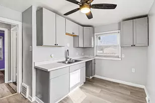 1472 Philomene Blvd, Lincoln Park, MI 48146 - Photo 10