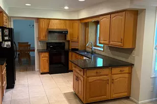 3925 Waldenwood Dr, Ann Arbor, MI 48105 - Photo 2