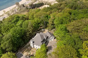 690 Dunegrass Cir Dr, Saugatuck, MI 49453 - Photo 2