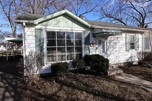 22 Pioneer Ave, Sturgis, MI 49091 - Photo 1