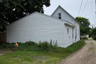 808 Wallace St, Cadillac, MI 49601 - Photo 14