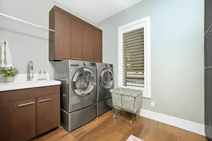 2323 Shelter Pointe Dr, Kalamazoo, MI 49008 - Photo 34