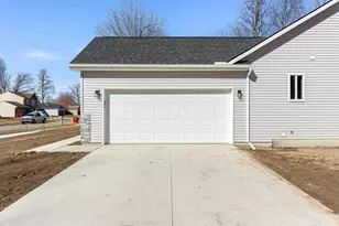 48416 Kelly Lea Ln, Chesterfield, MI 48051 - Photo 6