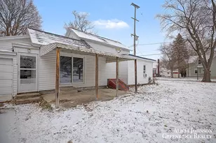 721 S Pearl St, Belding, MI 48809 - Photo 12