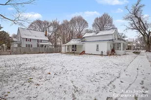 721 S Pearl St, Belding, MI 48809 - Photo 14