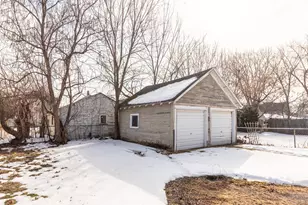143 Bates St, Jackson, MI 49202 - Photo 4