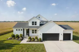 33 Aviara Oaks Pkwy, Jackson, MI 49201 - Photo 2