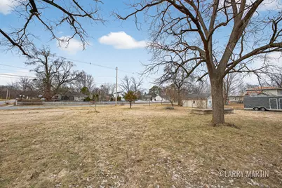 222 S Division Street, Lowell, MI 49331 - Photo 2