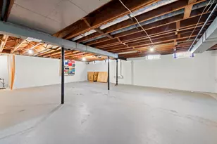 21850 Ontaga St, Farmington Hills, MI 48336 - Photo 26