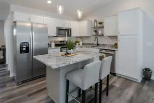 7181 Glendora Ln, Kalamazoo, MI 49009 - Photo 2