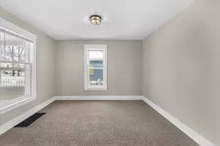 865 10th St NW, Grand Rapids, MI 49504 - Photo 12