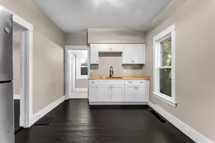 865 10th St NW, Grand Rapids, MI 49504 - Photo 16