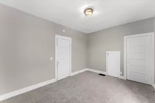 865 10th St NW, Grand Rapids, MI 49504 - Photo 14