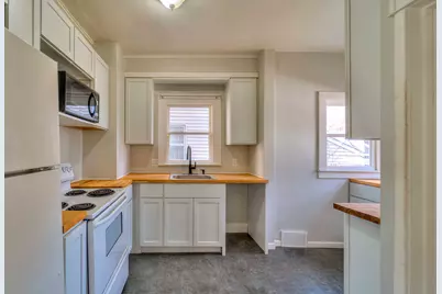 121 N Thompson Street, Jackson, MI 49202 - Photo 12