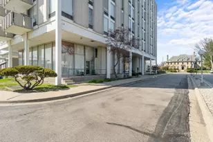 715 W Michigan Ave, Jackson, MI 49201 - Photo 2