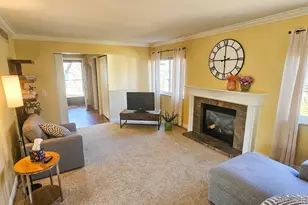 160 Carberry Hill Ct, Kalamazoo, MI 49006 - Photo 6