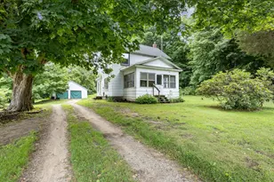 842 10th St, Plainwell, MI 49080 - Photo 2