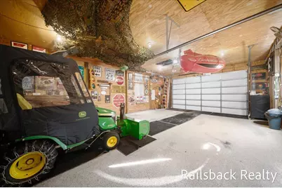 4901 Pinedell Avenue NE, Comstock Park, MI 49321 - Photo 20