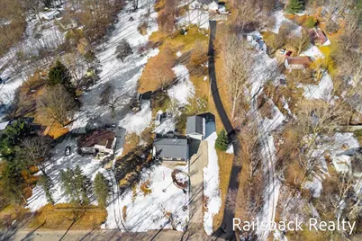 4901 Pinedell Avenue NE, Comstock Park, MI 49321 - Photo 28