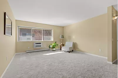 756 W Kilgore Road #306, Kalamazoo, MI 49008 - Photo 4