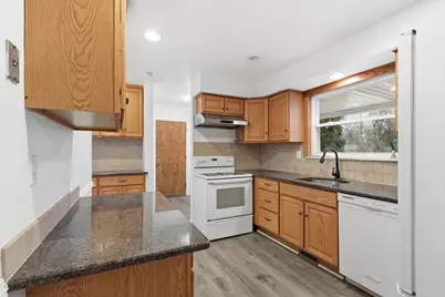 6382 Houghten Drive, Troy, MI 48098 - Photo 10