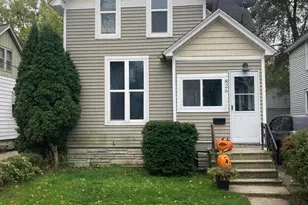 826 Arianna St NW, Grand Rapids, MI 49504 - Photo 2