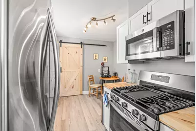 985 E Jarvis Avenue, Hazel Park, MI 48030 - Photo 10