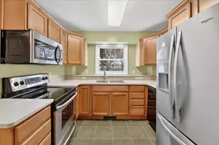 5699 Lamplighter Ln, Kalamazoo, MI 49009 - Photo 6