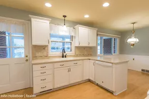 1641 Forrester St SE, Grand Rapids, MI 49508 - Photo 4