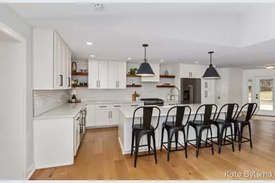 2424 Elmwood Drive SE, Grand Rapids, MI 49506 - Photo 6