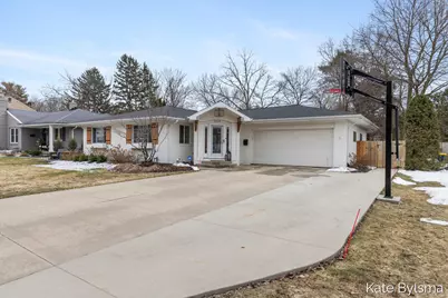 2424 Elmwood Drive SE, Grand Rapids, MI 49506 - Photo 2