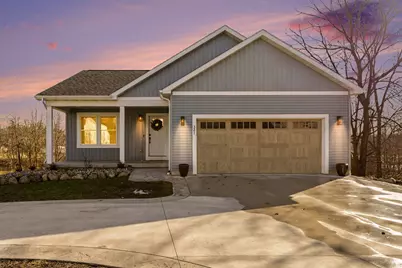 321 W High Street, Union City, MI 49094 - Photo 2