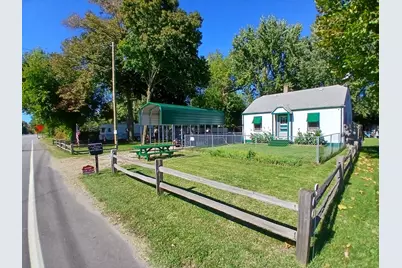 1053 E Empire Avenue, Benton Harbor, MI 49022 - Photo 1