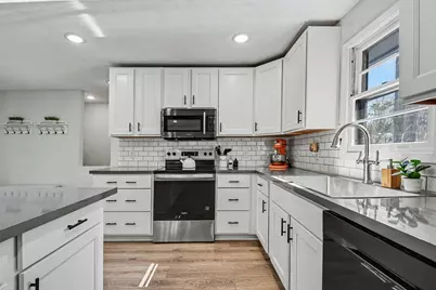 2549 Santigo Avenue SE, Grand Rapids, MI 49546 - Photo 10