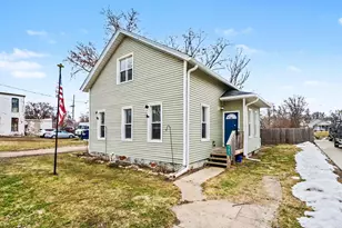 721 N 4th St, Niles, MI 49120 - Photo 1