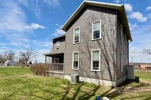 607 N 18th St, Niles, MI 49120 - Photo 2