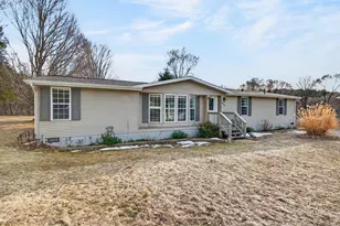 913 E Lewis St, Whitehall, MI 49461 - Photo 2