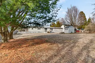 913 E Lewis St, Whitehall, MI 49461 - Photo 46