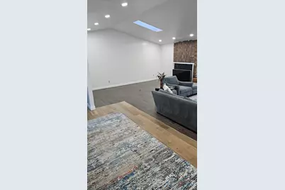 1923 Chalmers Drive W, Rochester Hills, MI 48309 - Photo 4