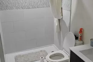 1923 Chalmers Dr W, Rochester Hills, MI 48309 - Photo 16