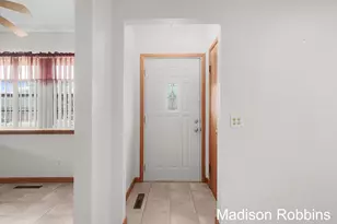 966 Roberts St, Muskegon, MI 49442 - Photo 4