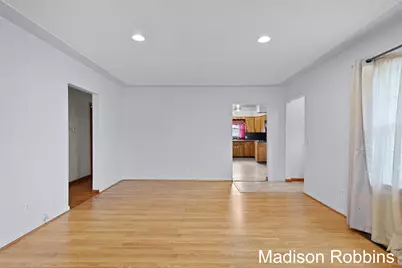 966 Roberts Street, Muskegon, MI 49442 - Photo 6