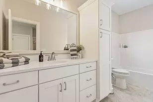 11913 Smithfield Dr, Holland, MI 49424 - Photo 8