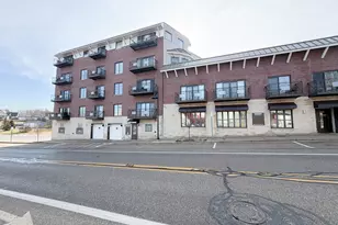 516 Williams St, South Haven, MI 49090 - Photo 1