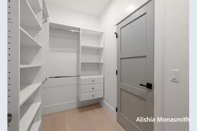 300 Washington Avenue #1, Grand Haven, MI 49417 - Photo 32