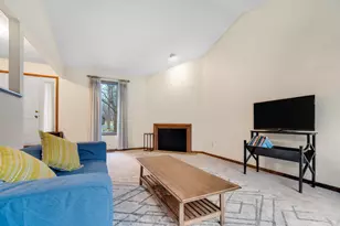 2429 Highpointe Dr, Kalamazoo, MI 49008 - Photo 4