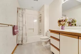 2429 Highpointe Dr, Kalamazoo, MI 49008 - Photo 22