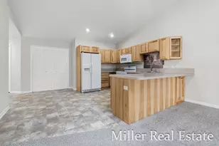 630 Riverwalk St, Hastings, MI 49058 - Photo 8